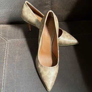Coach shoes size7.